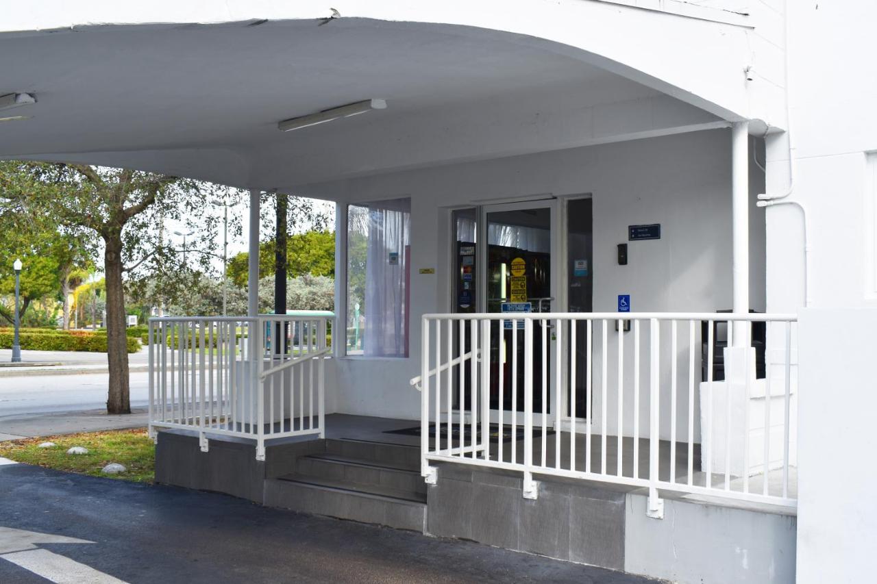 Travelodge By Wyndham Miami Biscayne Bay Exterior foto